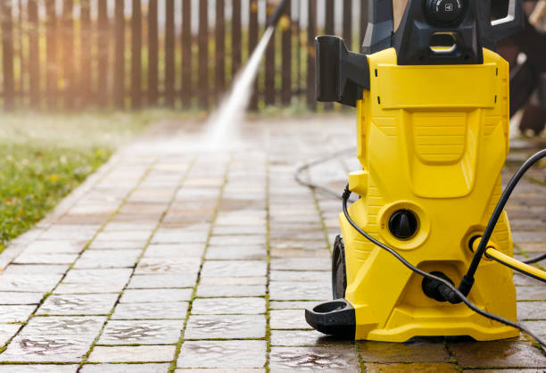 Best Fence Cleaning  in Uhrichsville, OH